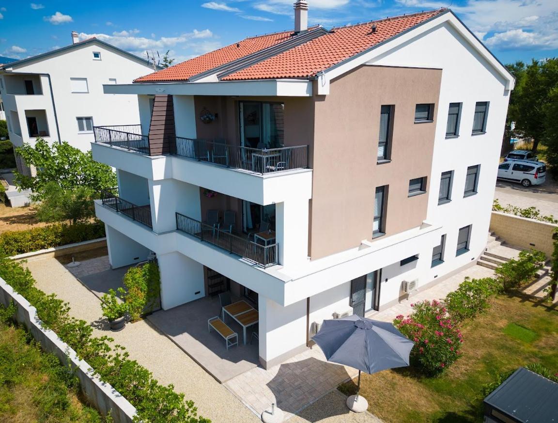Vila Primorka Apartmani Oleander Šilo Exterior foto